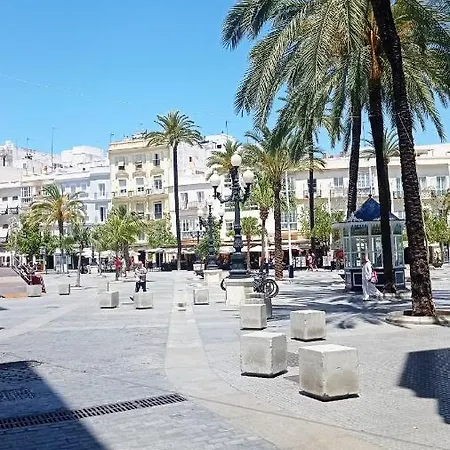 Apartment Plaza Santo Domingo Cadiz